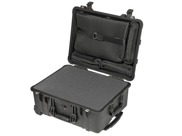 Peli Case 1560 LFC con schiuma e busta per Laptop