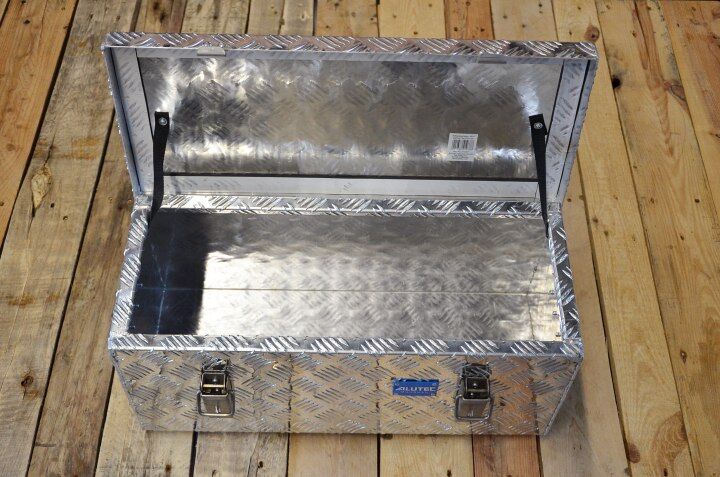 Aluminium-Riffelblechbox R 37l zur Montage auf Pritschen