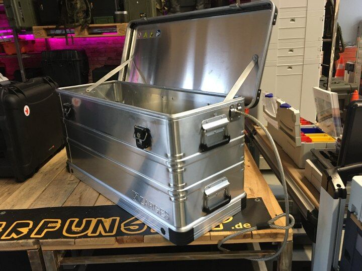 NGO-Kunde aus Bonn braucht neuen Koffer für Rollups - Zarges Mobilbox K424 XC 120 L